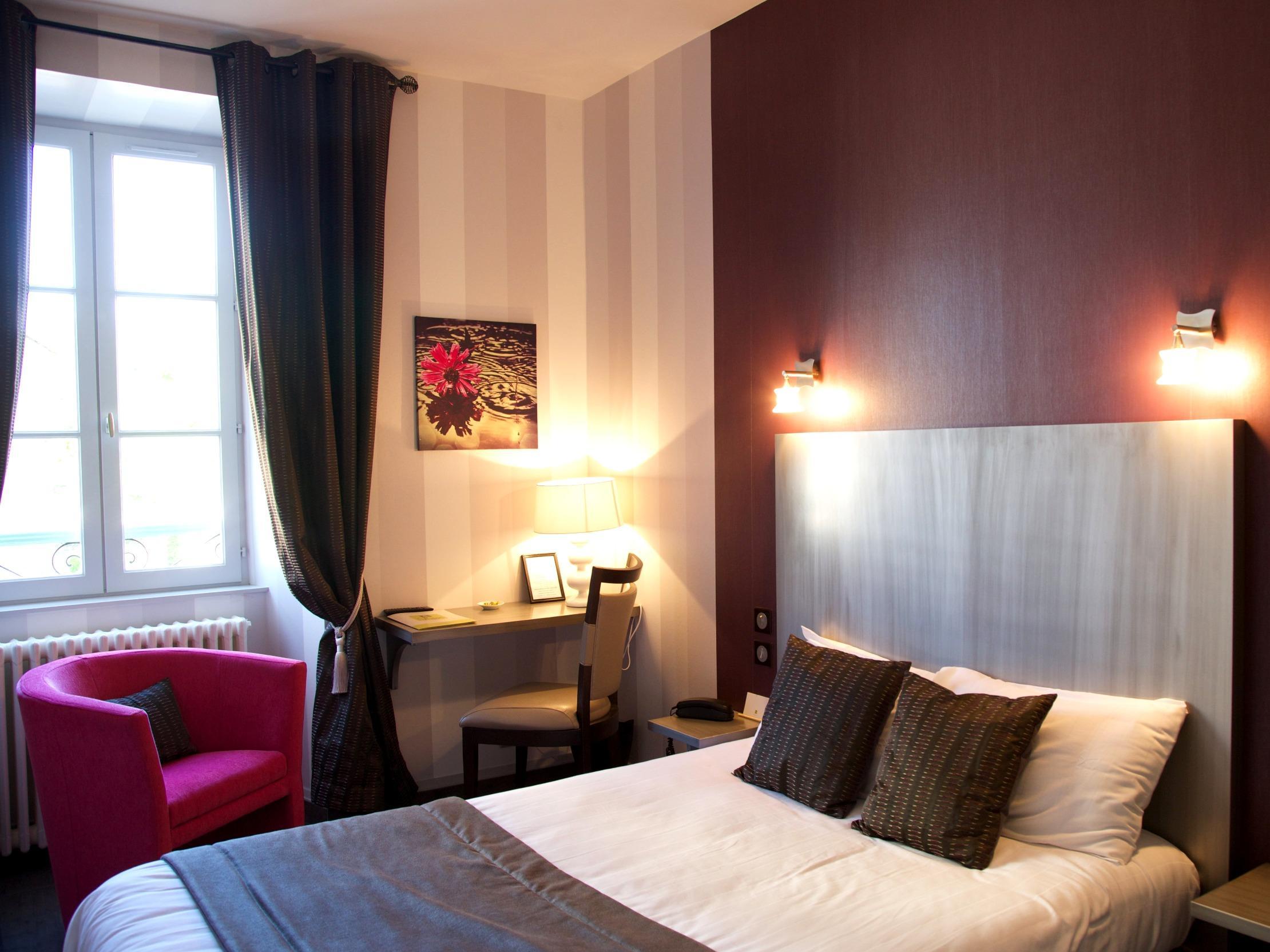 Logis Hotel Restaurant Nougier Saint-Etienne-de-Fursac Bagian luar foto