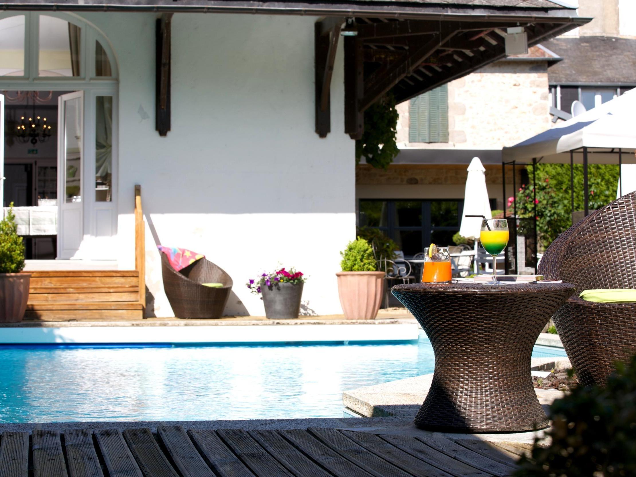 Logis Hotel Restaurant Nougier Saint-Etienne-de-Fursac Bagian luar foto