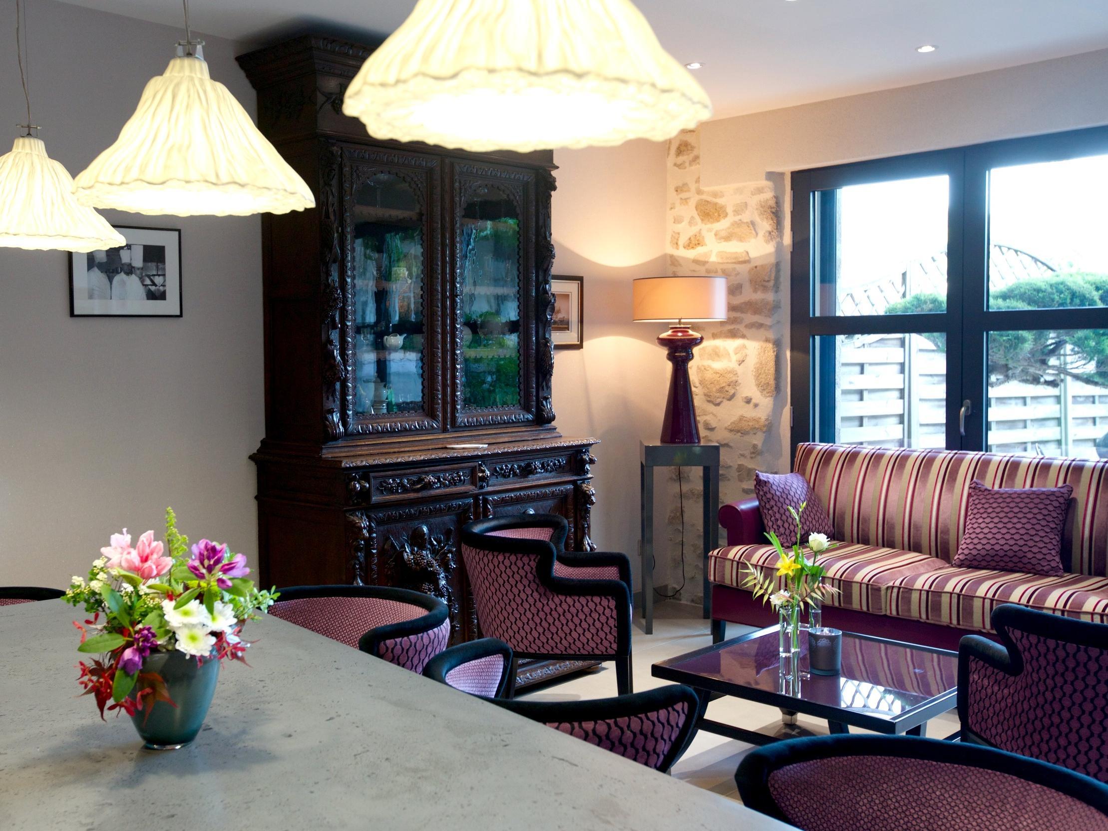 Logis Hotel Restaurant Nougier Saint-Etienne-de-Fursac Bagian luar foto