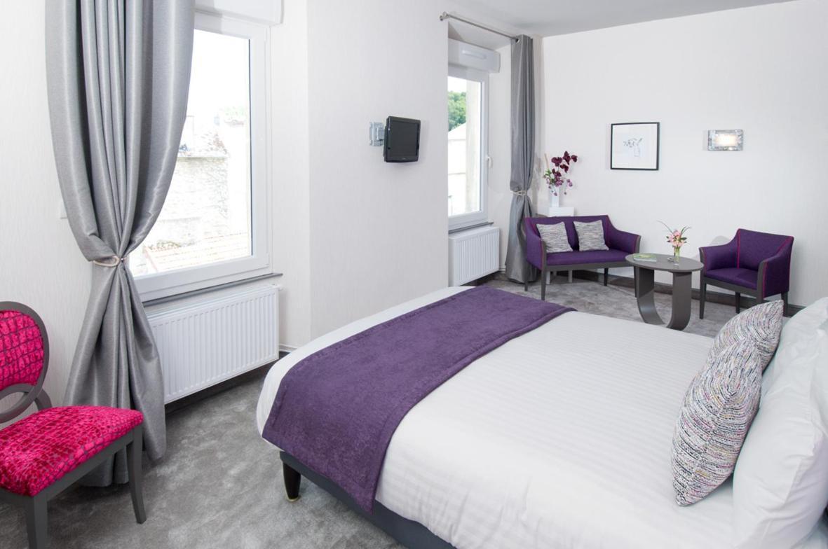 Logis Hotel Restaurant Nougier Saint-Etienne-de-Fursac Ruang foto