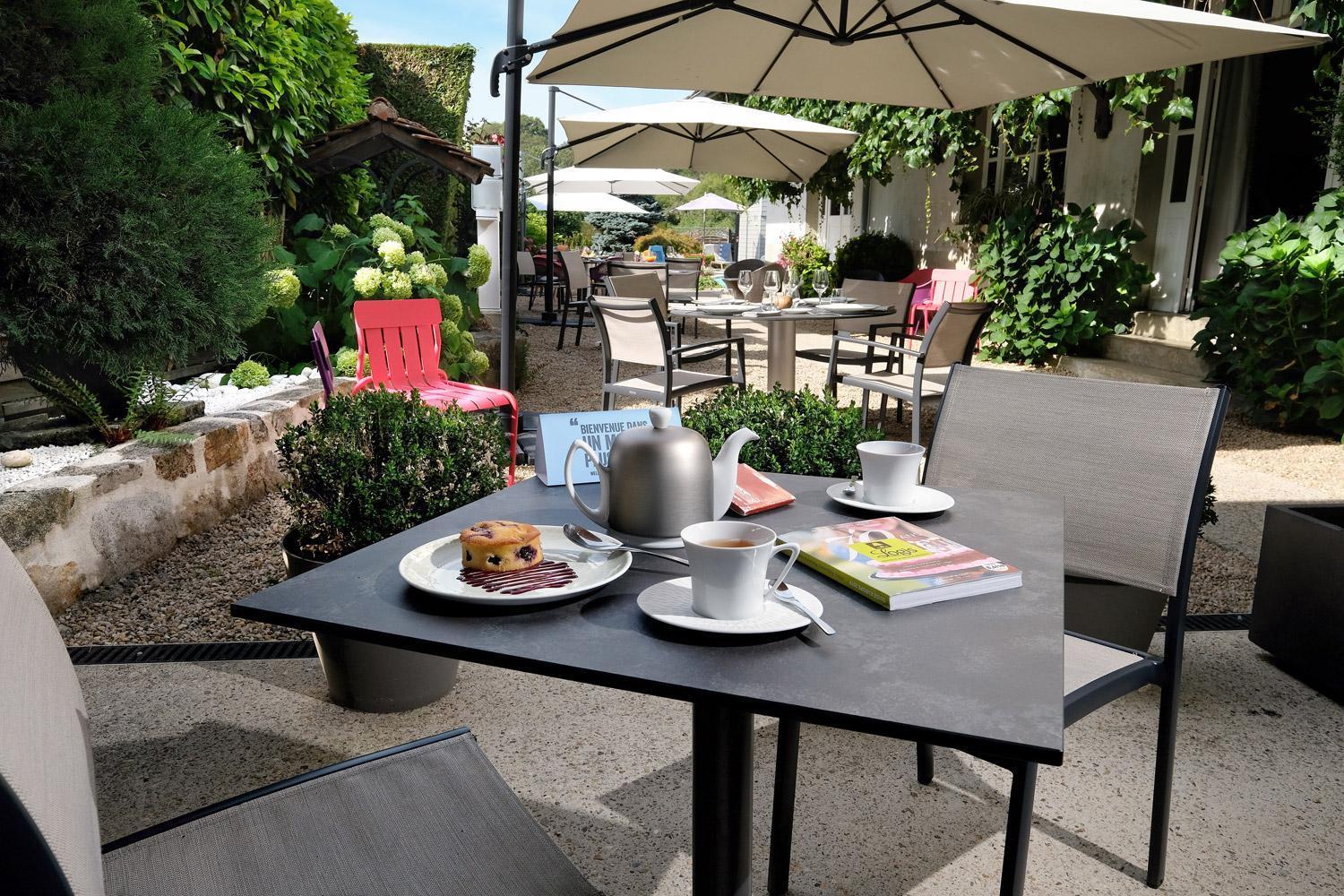 Logis Hotel Restaurant Nougier Saint-Etienne-de-Fursac Bagian luar foto