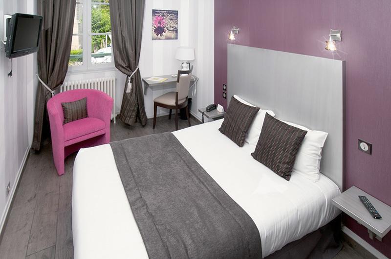 Logis Hotel Restaurant Nougier Saint-Etienne-de-Fursac Ruang foto