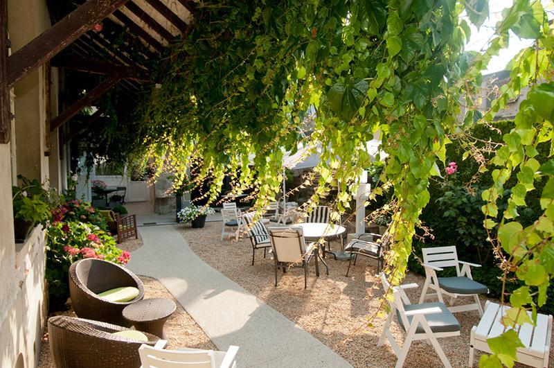 Logis Hotel Restaurant Nougier Saint-Etienne-de-Fursac Bagian luar foto